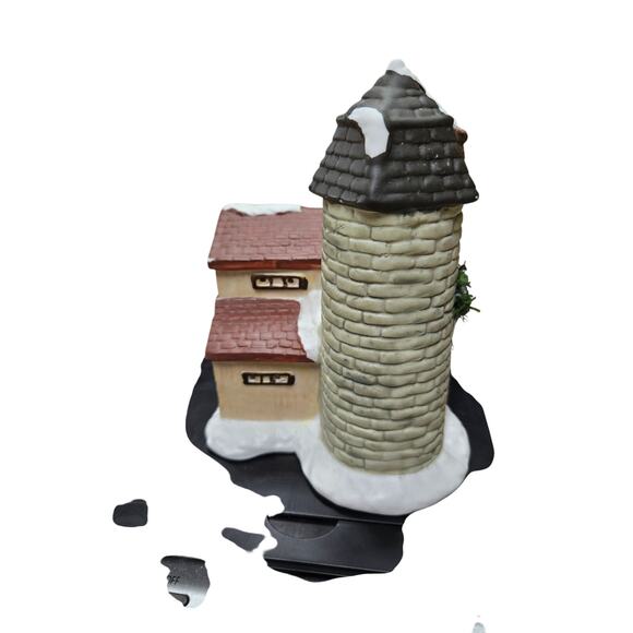 Christmas valley lighted winter barn - Picture 6 of 9